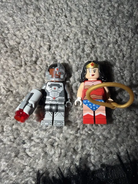 LEGO DC Minifigures Lot of 2 - Cyborg & Wonder Woman Plastic Figures