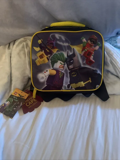 The Lego Batman Movie Exclusive Lunchbox w/ Removable Cape