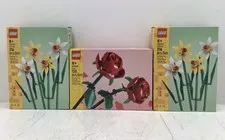 LEGO Daffodils (2) 40747  216 Pieces And Roses (1) 40460 120 Pieces Lot Of 3