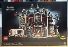 SHIPS FAST! LEGO Batman Arkham Asylum (76300)  BRAND NEW FACTORY SEALED