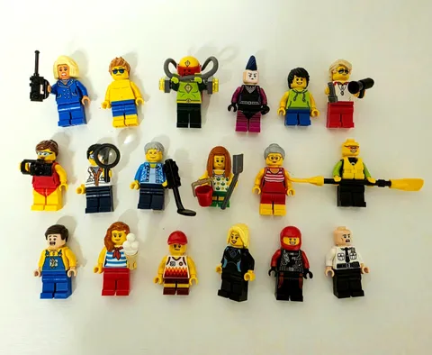 LEGO Minifigure Lot of 18 Miscellaneous Figures with Accessories EUC