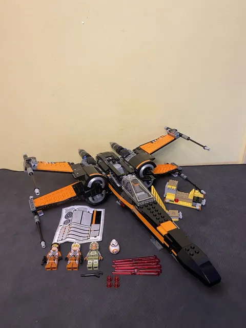 LEGO Star Wars - 75102 Poe's X-Wing Fighter  - No Box or Manual - 2015 Retired