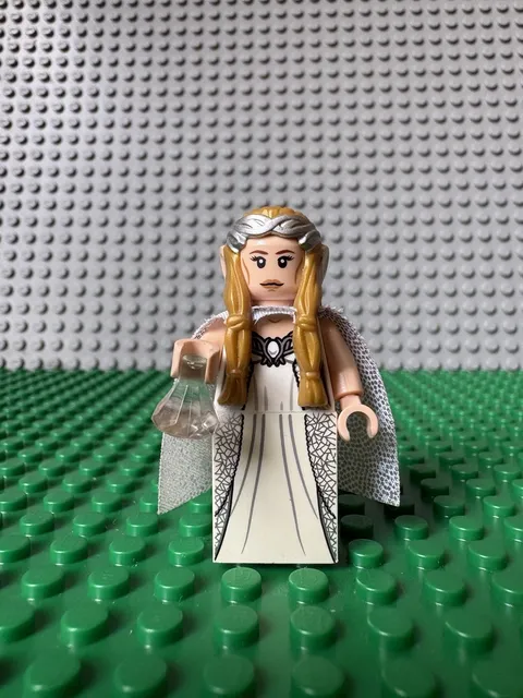 Lego The Hobbit Galadriel Minifigure from Set 79015 Witch-King Battle
