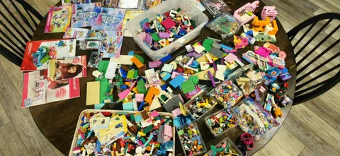 ASSORTED Lego Sets Ŵith Booklets