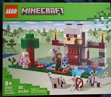 LEGO Minecraft: The Wolf Stronghold (21261)