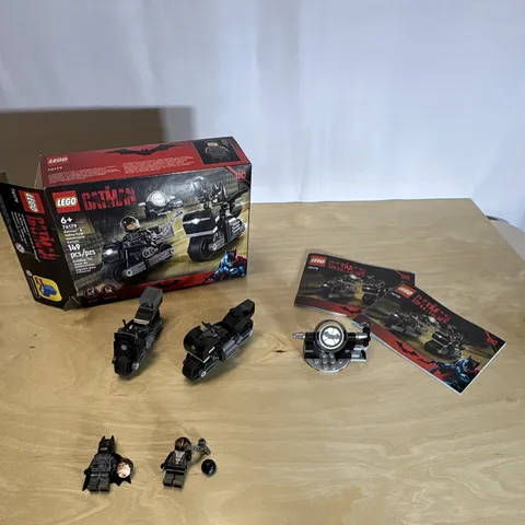 LEGO The Batman Batman & Selina Kyle Motorcycle Pursuit 76179 w/ Box and Manual