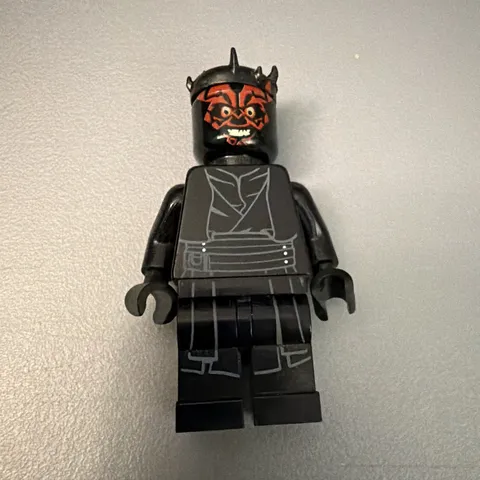 LEGO Star Wars Darth Maul Minifigure Black Outfit Red Face Horned Helmet