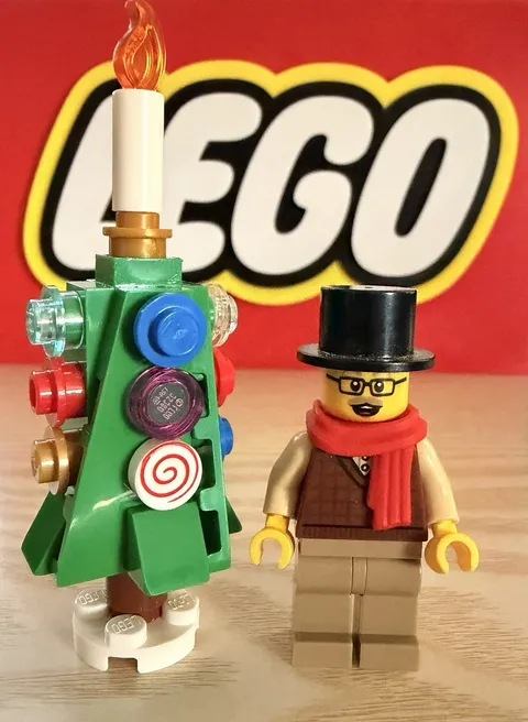 Lego Holiday Caroler Minifigure With Accessories 