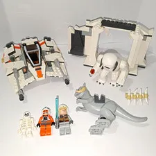 LEGO Star Wars Hoth Wampa Cave 8089 99% Complete RED DESCRIPTION!!!