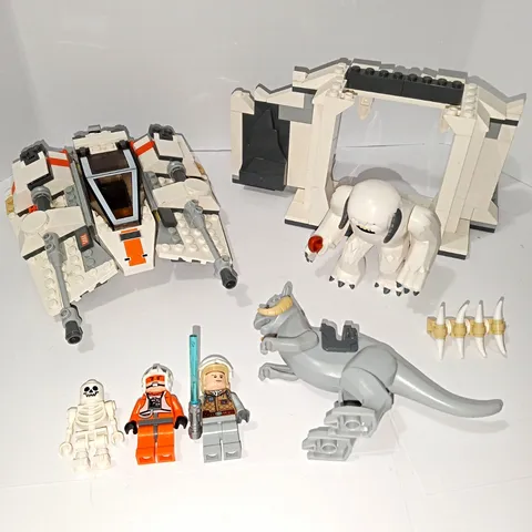 LEGO Star Wars Hoth Wampa Cave 8089 99% Complete RED DESCRIPTION!!!