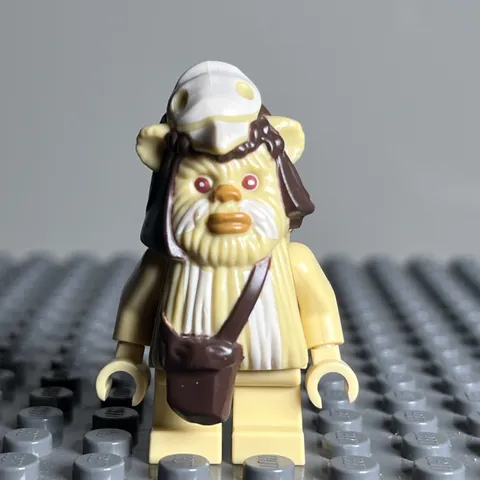 LEGO Star Wars Ewok Minifigure Logray 2011 sw0338 - 3J