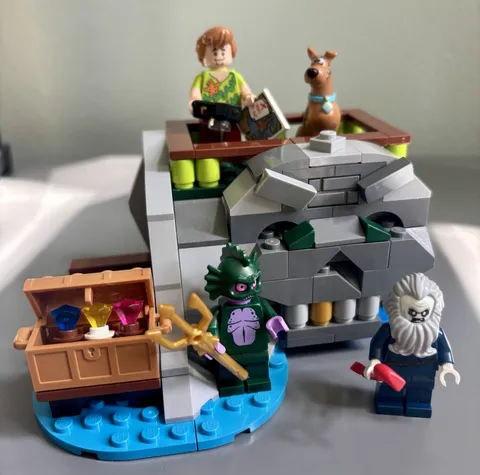 Lego Scooby Doo Haunted Lighthouse Keeper MOC Shaggy Swamp Monster