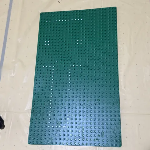 Lego Baseplate 24 x 40 with Set 370/585 Dots Pattern. 1976!