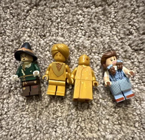 LEGO Minifigure Lot of 4 (Wizard, Dorothy Blue Dress, 2 Gold Figures)