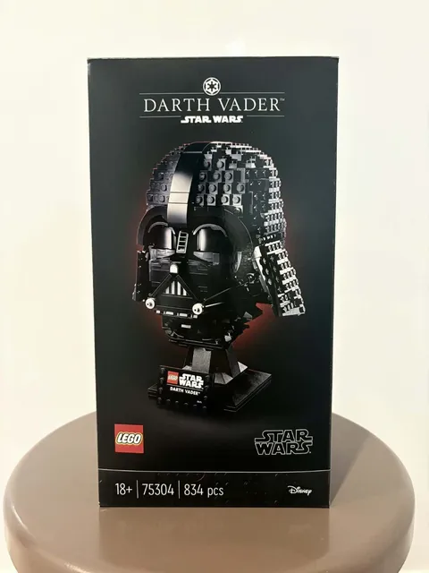 LEGO Star Wars Darth Vader Helmet (75304)