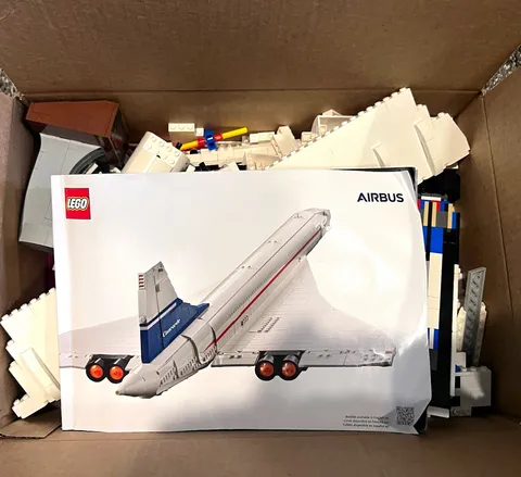LEGO Icons 10318 Concorde AirBus w/ manual. 200 Msrp