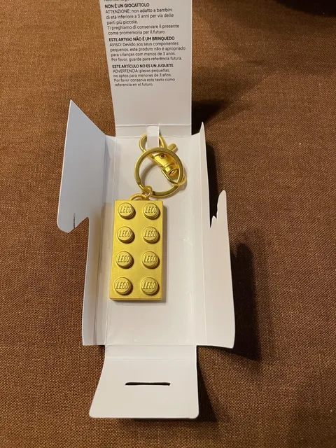 Lego Gold Metal Brick Insiders Key Chain FIFA Merchandise Collectable- NEW