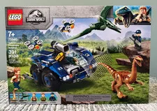 LEGO 76950 - Jurassic World: Dominion Triceratops Pickup Truck Ambush  (NISB)