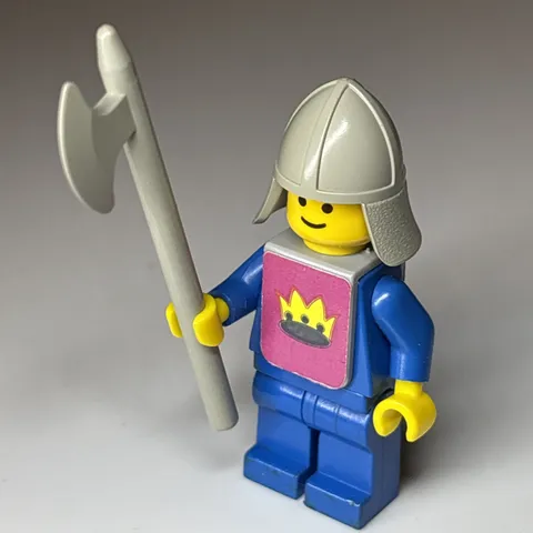 Lego Classic Castle Knight Minifigure w/ Armor Axe 375 6075 cas082s