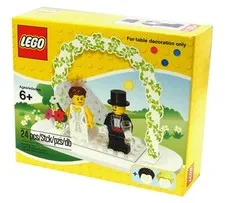 Lego 853340 Minifigure Wedding Cake Topper Bride and Groom 2011 - RARE Brand New