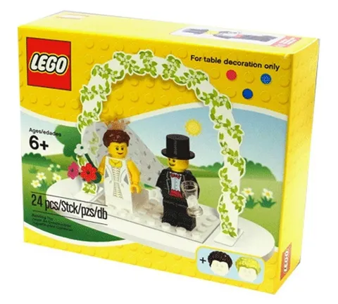 Lego 853340 Minifigure Wedding Cake Topper Bride and Groom 2011 - RARE Brand New