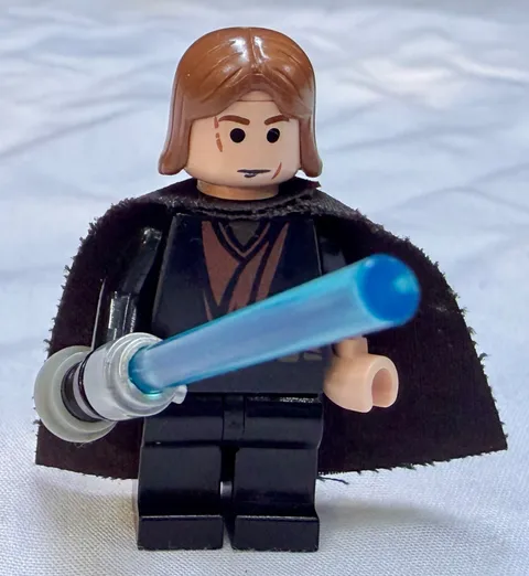 LEGO Star Wars Anakin Skywalker Minifigure with Trans-blue light-up saber sw0121