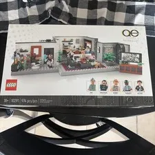 LEGO Icons 10291 Queer Eye – The Fab 5 Loft BNIB New Sealed Greta Condition
