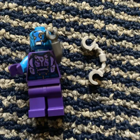 authentic LEGO minifigure Nebula Marvel Guardians 76081 WITH HANDCUFFS