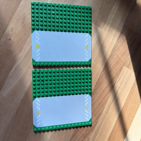 LEGO Green Baseplate #30225p01 -Road 16 x 16 with Light Gray Driveway Lot Of 2