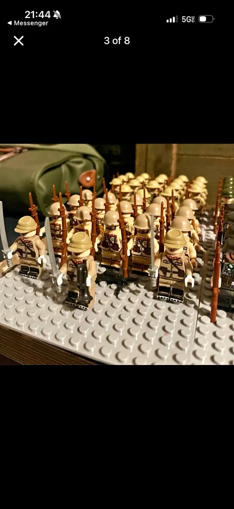 LEGO Minifigure Assortment Soldier Minifigures Lot w/ Helmets Rifles Accessories