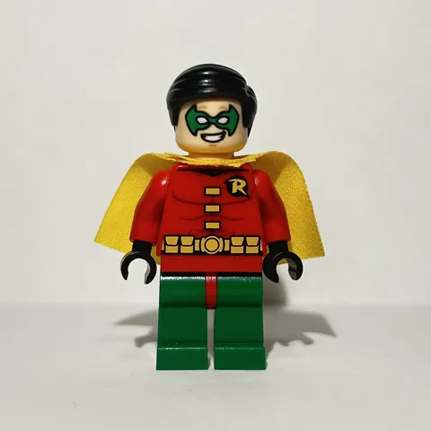 LEGO Robin Minifigure sh0112a Very Short Yellow Cape Batman II DC Super Heroes