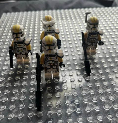 LEGO Star Wars 327th Clone Trooper Minifigure Lot of 4 w/ Helmets & Blasters, 6+