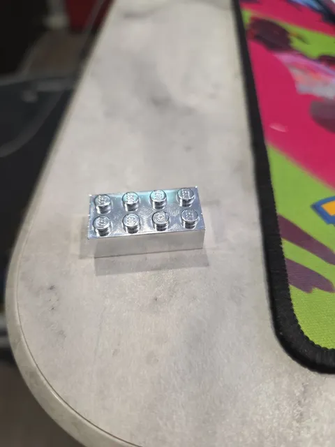LEGO 25th Anniversary 2x4 Chrome Silver Brick (3001)