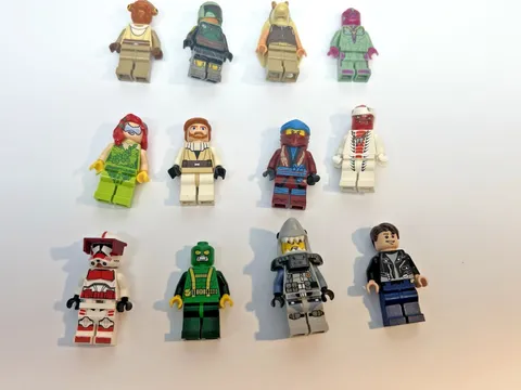 LEGO Minifigure - Damaged Lot of 12 - DC, Star Wars, Marvel, Ninjago + - DAMAGED