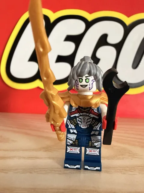 Lego Ninjago P.I.X.A.L. (Core) Minifigure With Accessories