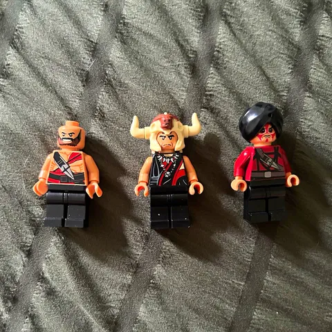 LEGO Indiana jones temple of doom minifigures/ Mola ram and temple guards.