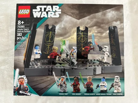 LEGO Star Wars: Ahsoka Tano's Duel on Peridea (75385) New In Box!!!