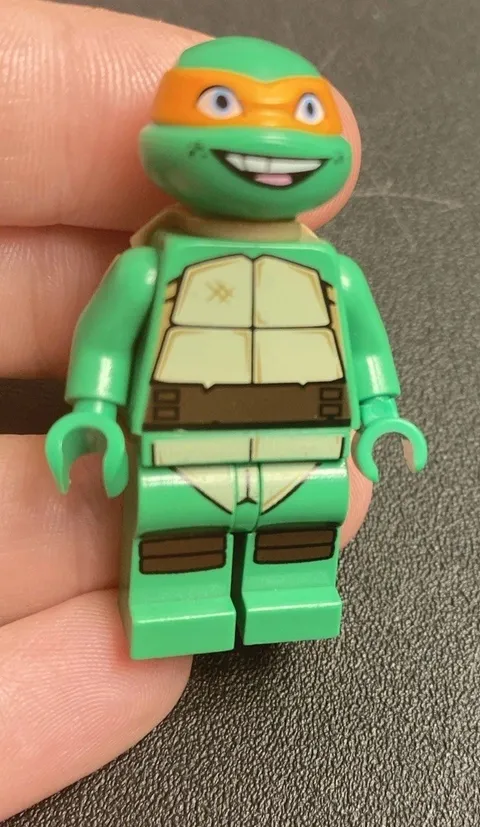 LEGO TMNT Teenage Mutant Ninja Turtles Michaelangelo Grin Minifig