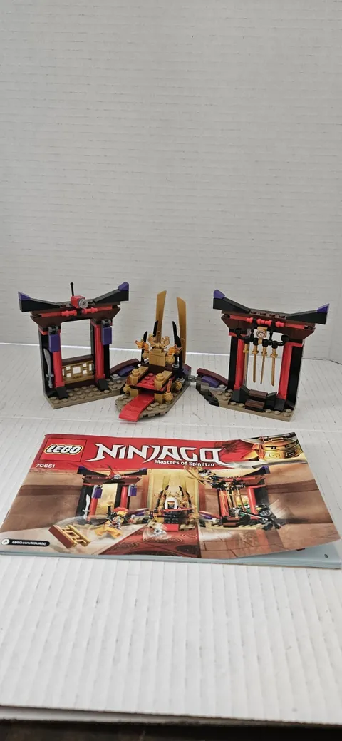 LEGO NINJAGO: Throne Room Showdown (70651) NO MINIFIGS/BOX