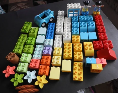 Lego Duplo Classic Brick Box 10913 Complete 65 pieces