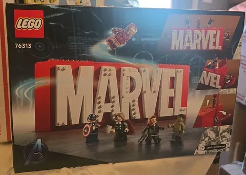 LEGO Super Heroes: Marvel Logo & Minifigures (76313)