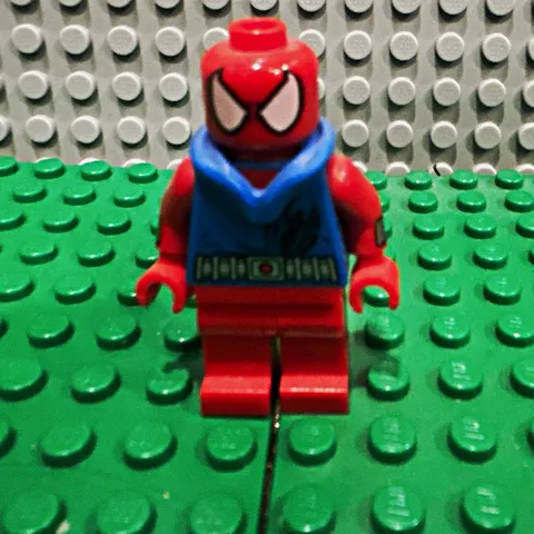 LEGO Marvel Super Heroes Scarlet Spider Minifigure - Set 76057 (sh0274 Authentic