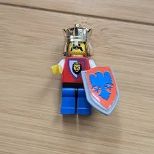 LEGO Royal Knights King Minifigure cas552 Crown & Shield 1997
