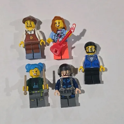 LEGO Minifigures Series 1 Lot of 5 w/ Accessories 71004 (2014)