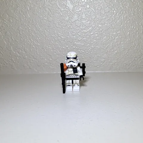 LEGO Star Wars Sandtrooper Squad Leader w/ blaster accessory