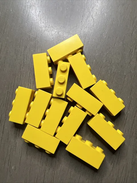 LEGO 3622 Yellow Brick 1x3 - 13 Pieces