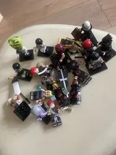 Mixed lot of Naruto Legos in various states - some broken