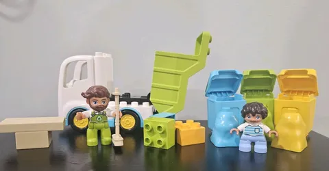 Lego Duplo 10945 Garbage Truck and Recycling - Complete