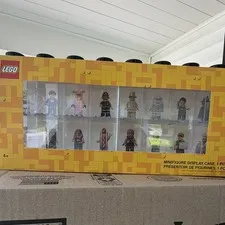 LEGO Minifigure Display Case Wall-Mounted 16 Compartments Yellow/Orange 40660005