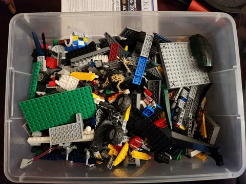 LEGO bulk set random pieces. 16 qt.
